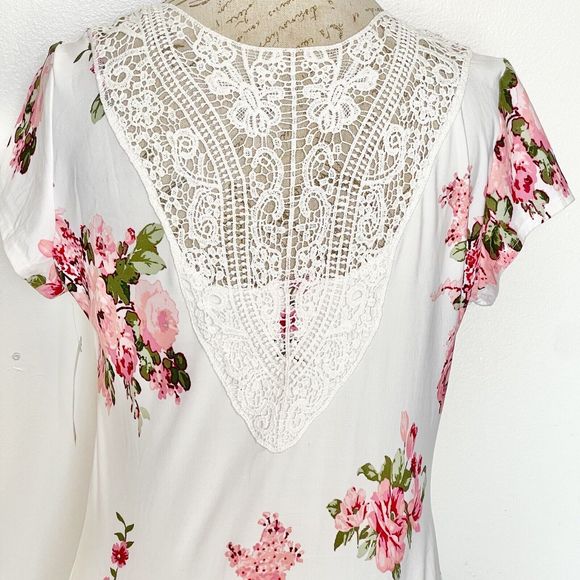 No Boundaries Blouse Size Large Size 11-13 Floral Short Sleeve Crochet Cut Out - Picture 4 of 12